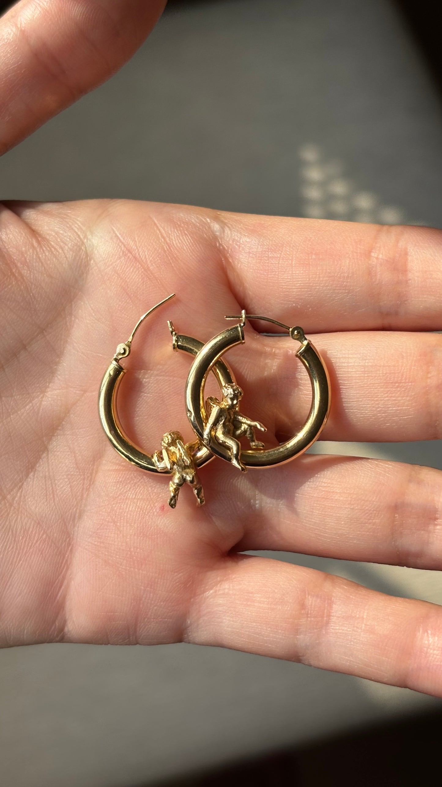 Vintage 14k Cherub Hoops