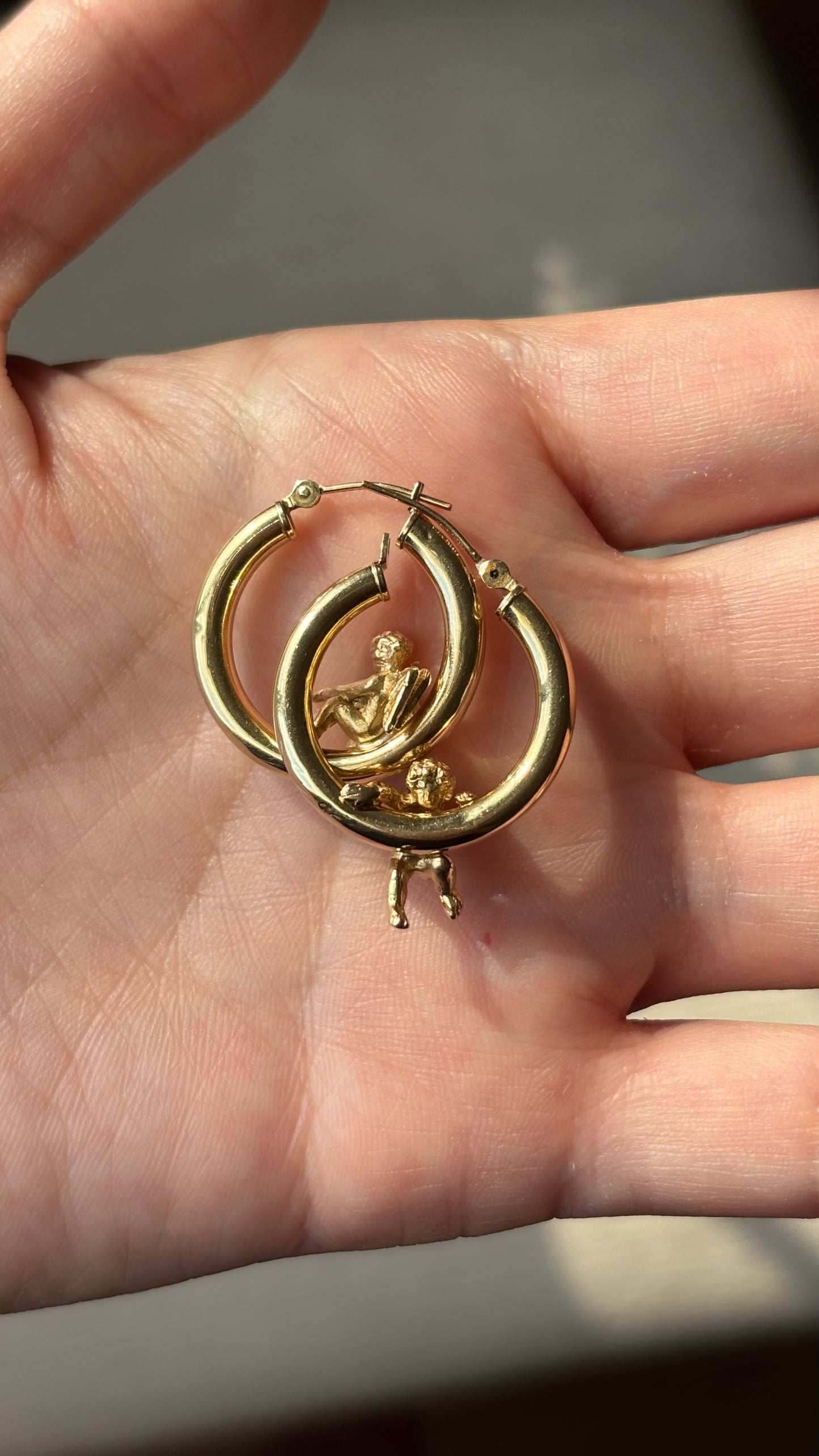 Vintage 14k Cherub Hoops